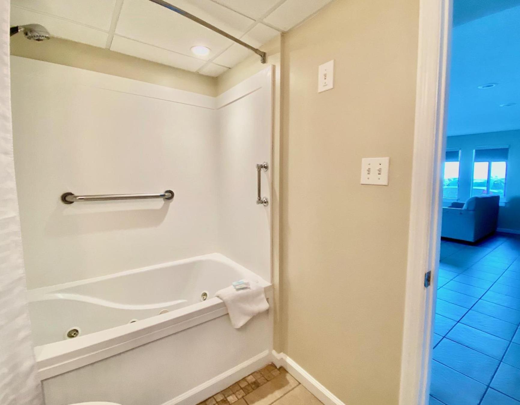 Casa Blanca Gulf Front 111 Apartment
