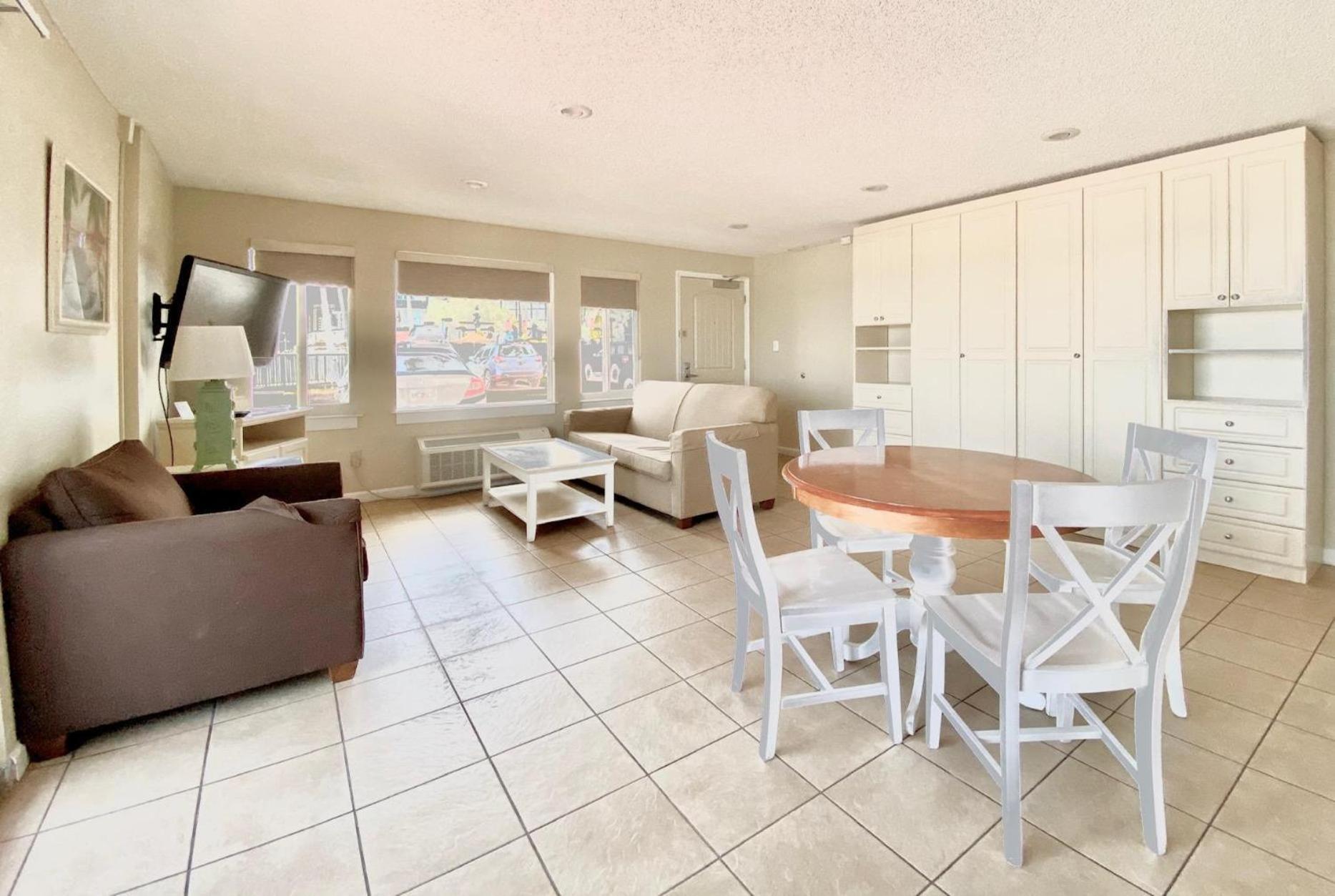 Casa Blanca Gulf Front 111 Apartment *